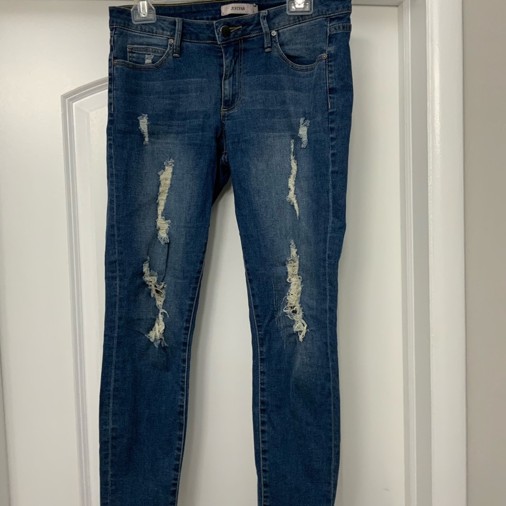 Just Fab Ripped Jeans Size 28